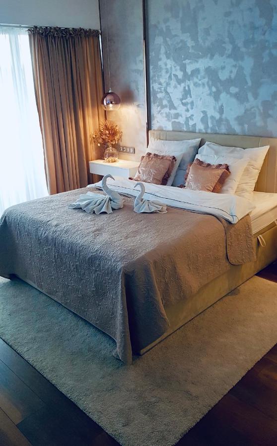 Hanza Tower -m&m Luxury Apartment